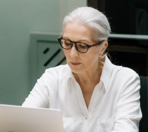 Research on leadership and emotional intelligence (EQ)