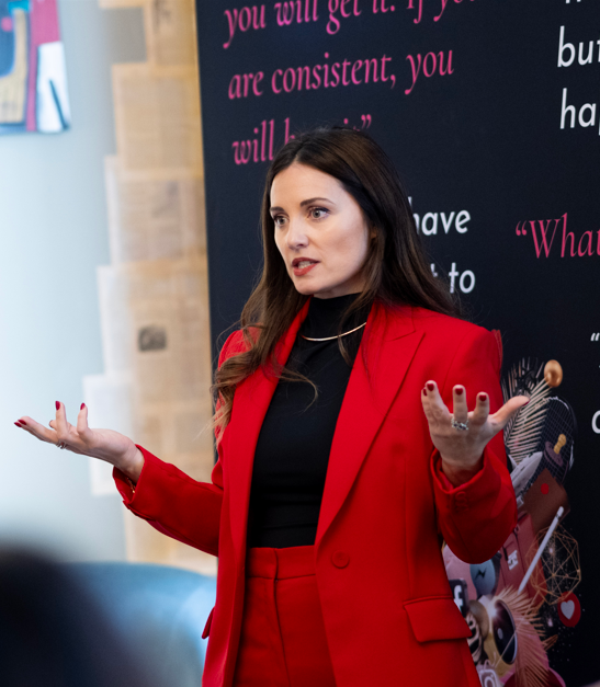 Beatrice Ronchetti - Diversity Talks Real Estate - Personal branding for women in real estate on LinkedIn